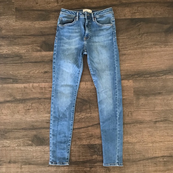 Forever 21 Mid-rise Push-up Jeans - Picture 4 of 6